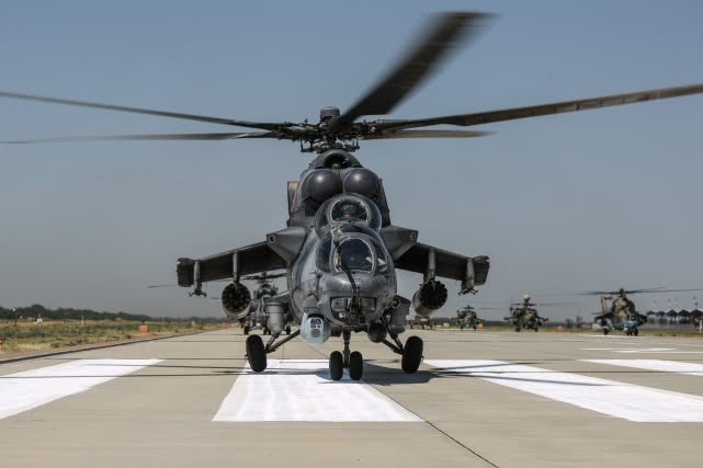 俄罗斯米35直升机外形强悍霸气火力过猛成恐怖分子的噩梦