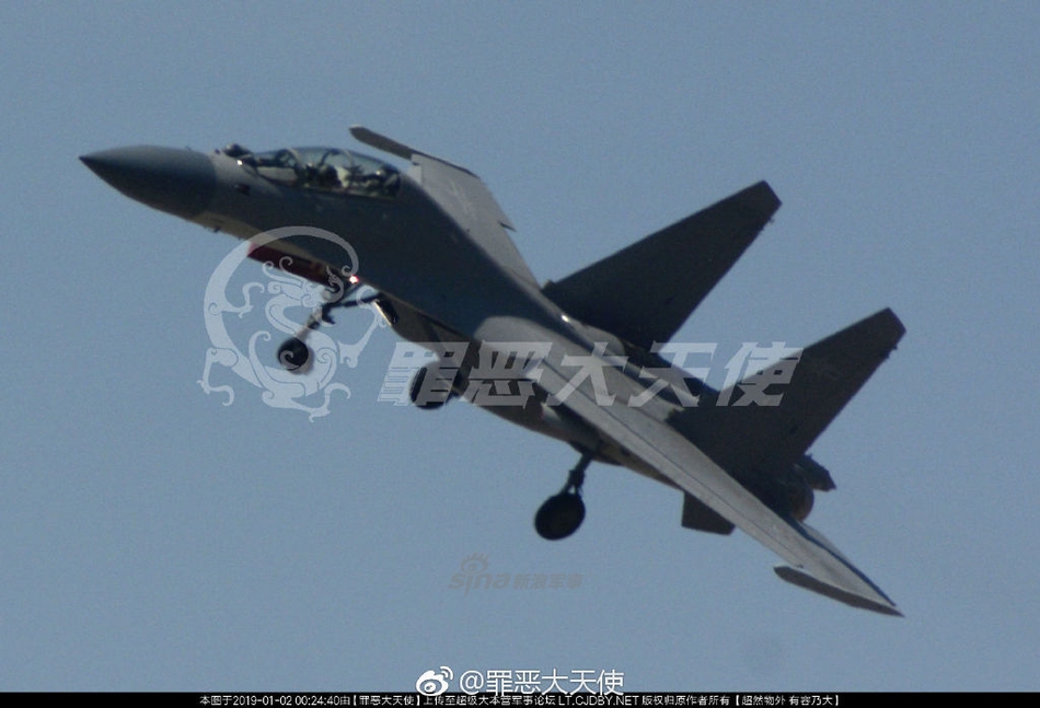 海航也换炸弹卡车!中国海军版歼16战斗机性能详解