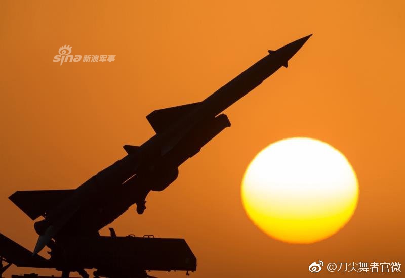 老兵坚守第一线我北部战区空军实训剪影红旗2领衔