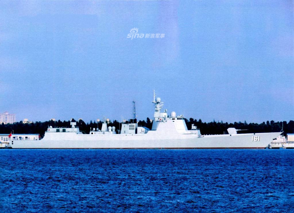南驱二首艘盾舰我南海舰队052d呼和浩特舰亮相