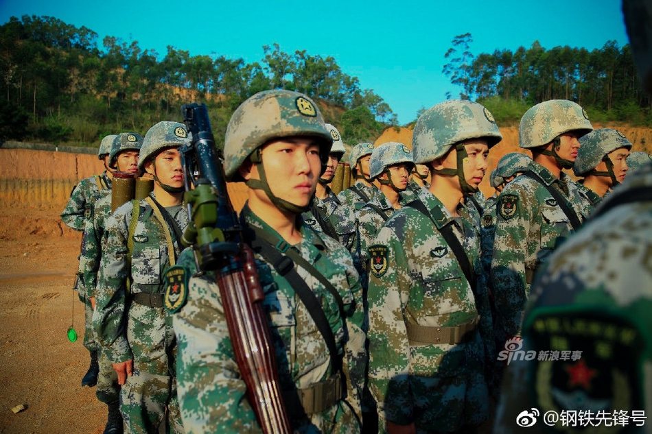 rpg老当益壮我陆军单兵利器40火演训场上育新兵