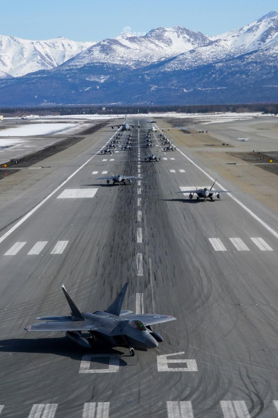 足以傲视群雄!美军24架f22战机大象漫步创历史记录