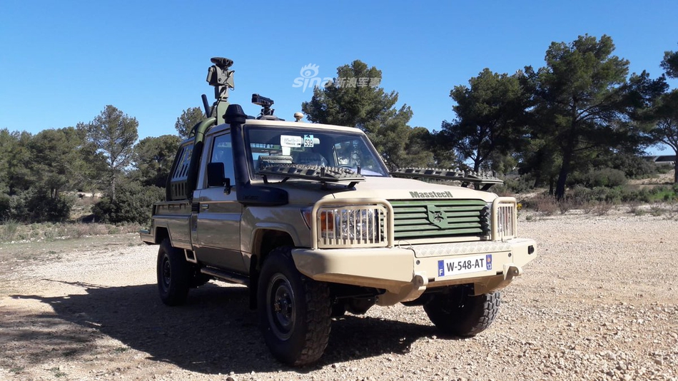 雷诺/雪铁龙不争气啊!法军采购丰田陆地巡洋舰当军车