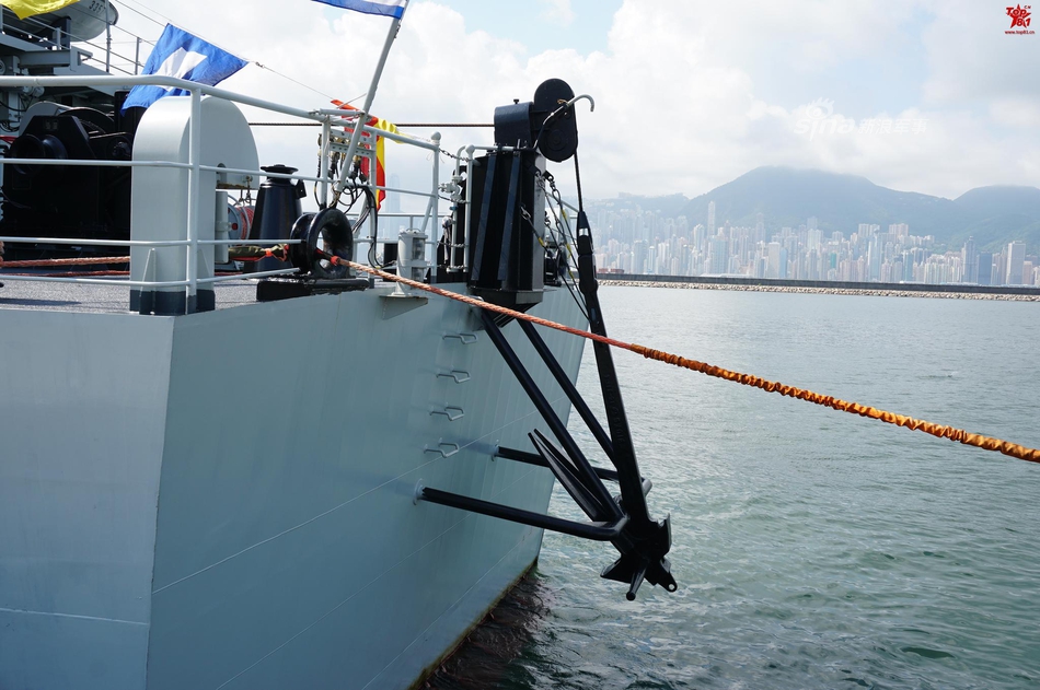 老舰守香江我驻港部队海军074型登陆艇细节图