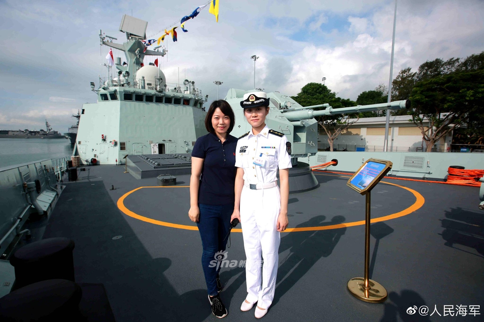 见证祖国强大海军湘潭舰新加坡举行舰艇开放日活动