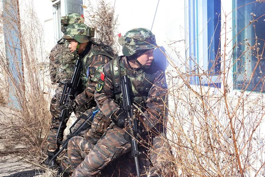 武警特战7天6夜转场400公里挑战魔鬼周