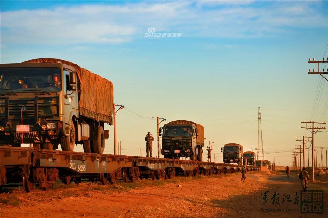 我的驾照白考了我陆军汽车兵炫酷驾驶技能安排上了