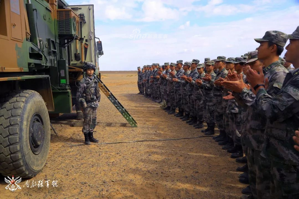 谁说女子不如男陆军首支女子导弹连战技折服男兵