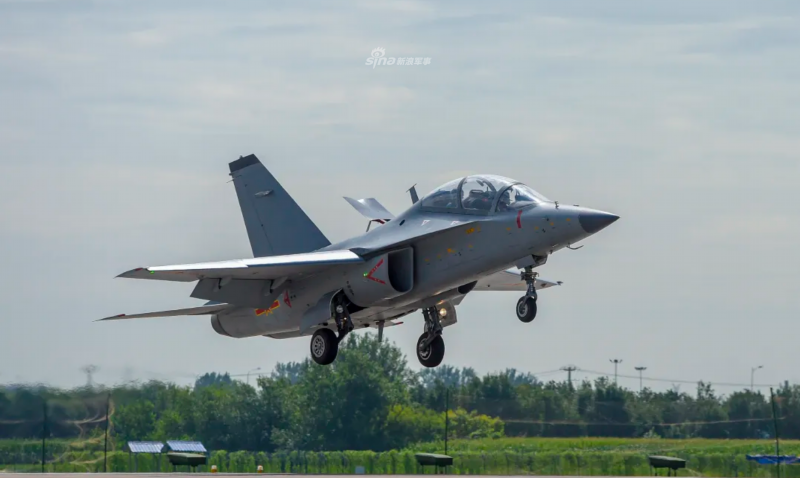 猎鹰为你增战力空军飞行学院新飞行员10天上手jl10