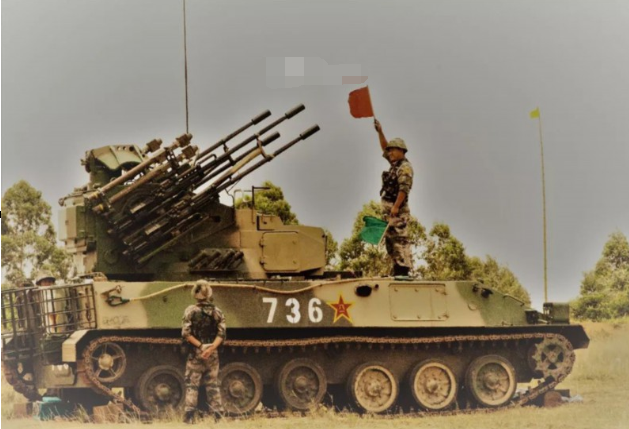 红警光棱坦克既视感我陆军04a弹炮合一自行高炮训练